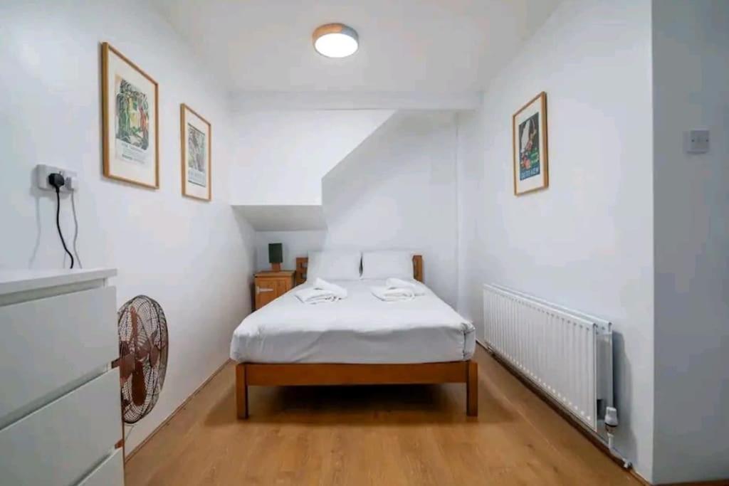 Quiet 4 Bedroom House Between Camden & Kings Cross Londra Esterno foto